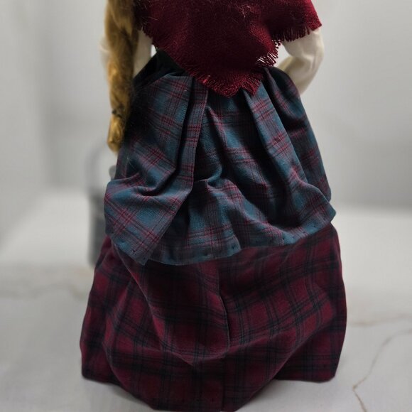 Byers' Criers of London Milk Maid (retired - 1997) - Picture 4 of 5